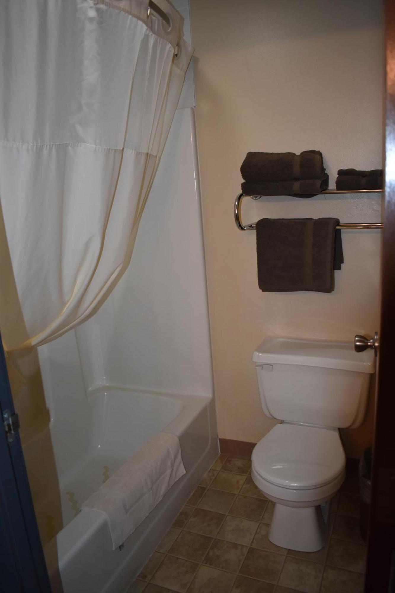 Heartland Hotel & Suites Rock Valley Bagian luar foto