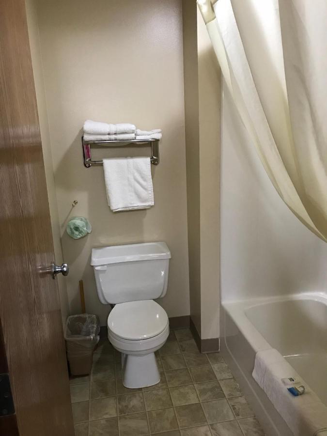 Heartland Hotel & Suites Rock Valley Bagian luar foto