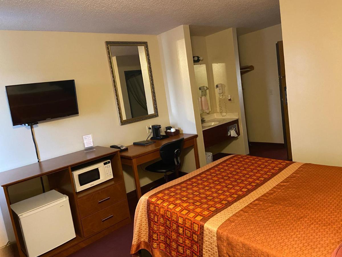 Heartland Hotel & Suites Rock Valley Bagian luar foto